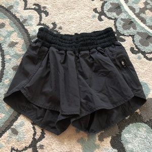 Lululemon Tracker shorts size 8